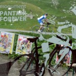 La stele commemorativa di Pantani sul Col du Galibier