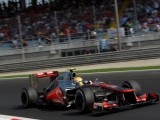 Lewis Hamilton su McLaren Mercedes in corsa sul circuito di Monza